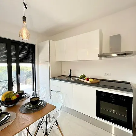 Apartament J&n Hill's With Swimming Pool