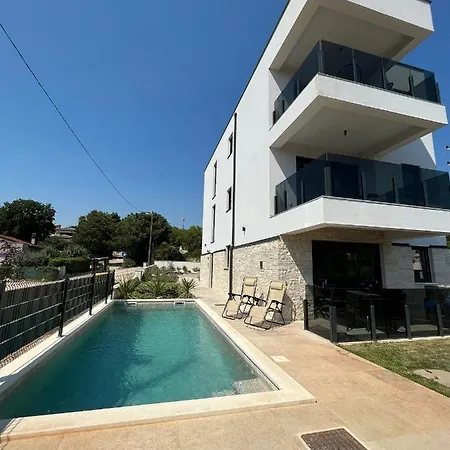 Apartment J&n Hill's With Swimming Pool *