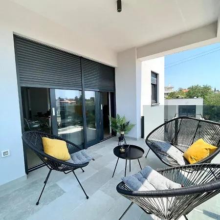 Apartment J&n Hill's With Swimming Pool *
