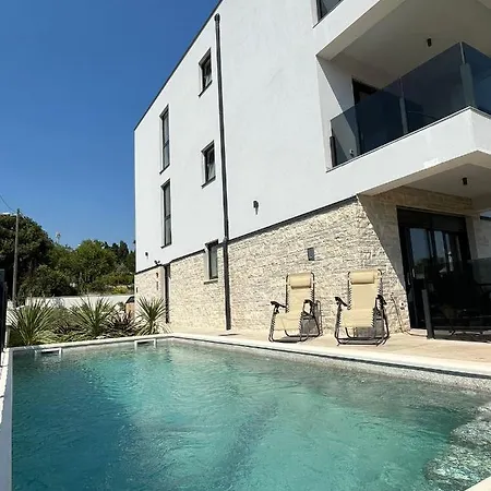 Apartamento J&n Hill's With Swimming Pool Medulin