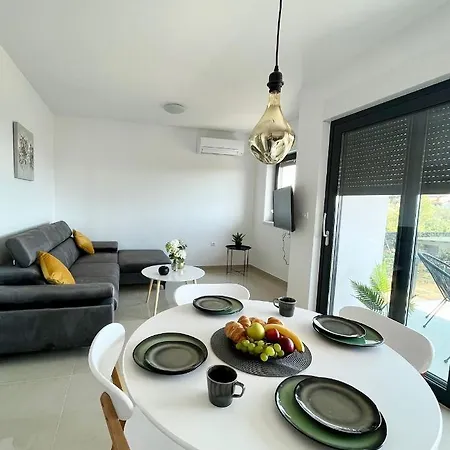 Apartamento J&n Hill's With Swimming Pool Medulin
